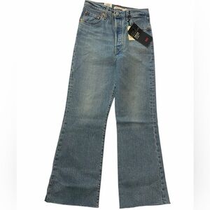 Levi's Ribcage Cropped Flare Jeans